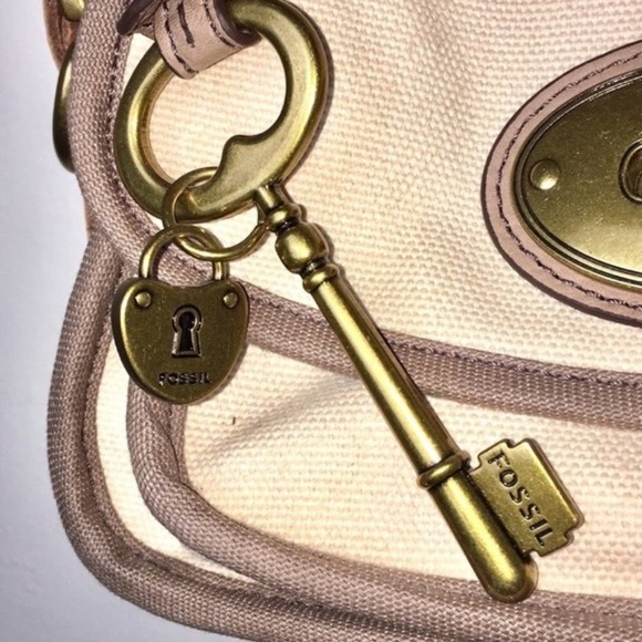 Fossil #54 crossbody bag safari boho style in EUC - Picture 3 of 10